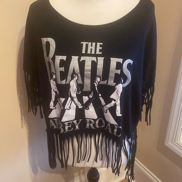 THE BEATLES Size Junior XXL 19 Oversized Fringed Cropped Abbey Road Shirt - Picture 1 of 8
